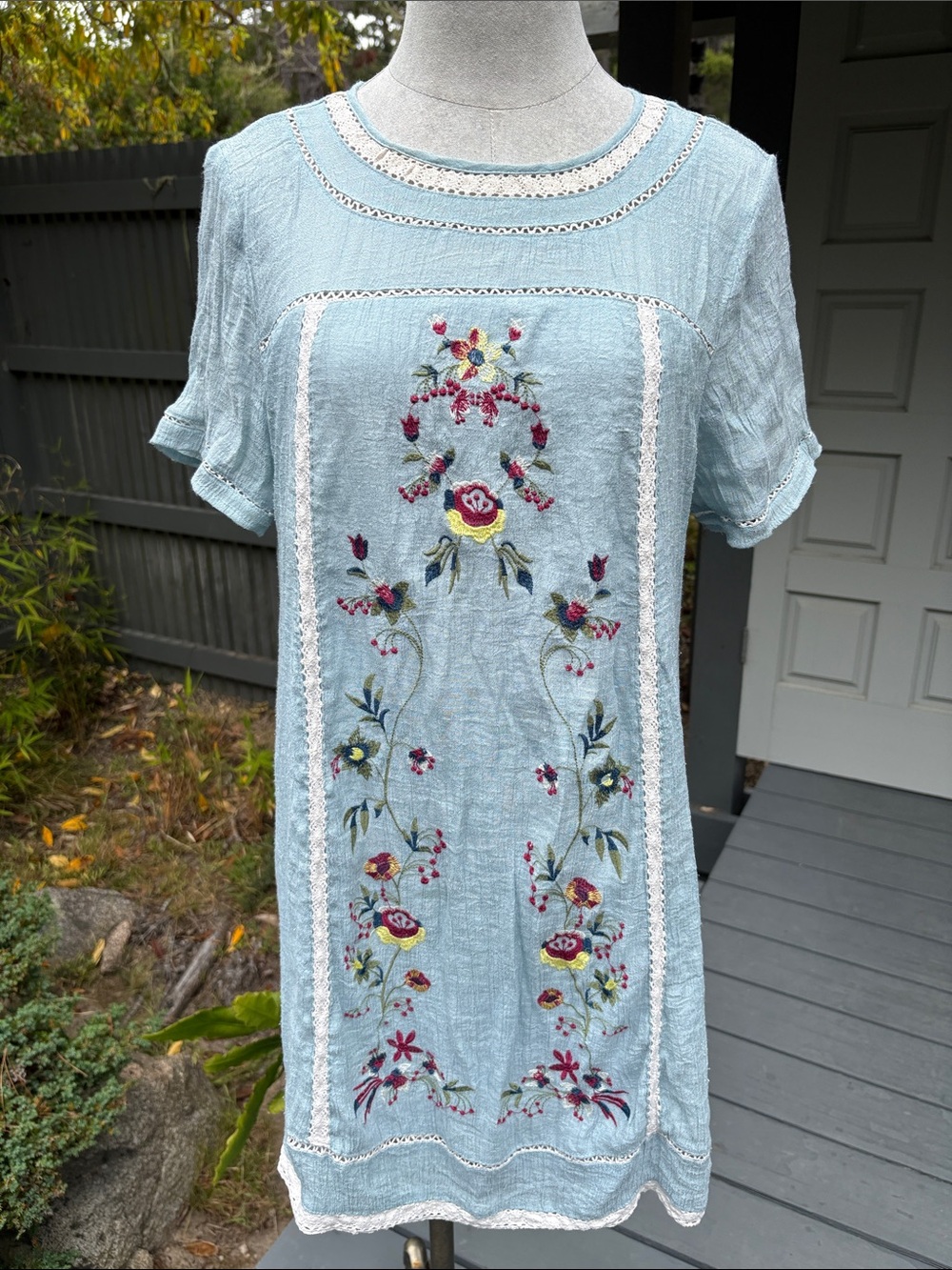 Umgee Blue Floral Embroidered Lace Trim Dress